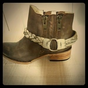 "Free Bird "by Steve Madden